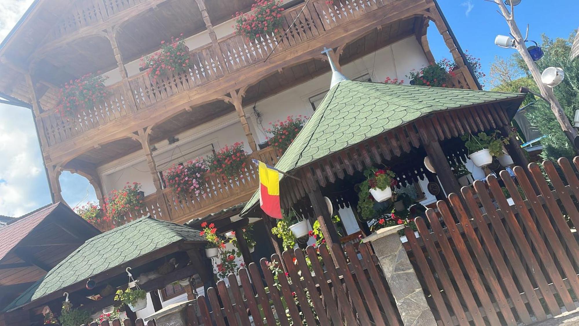 Casa Ionela Petreus Hotel Poienile Izei Exterior photo